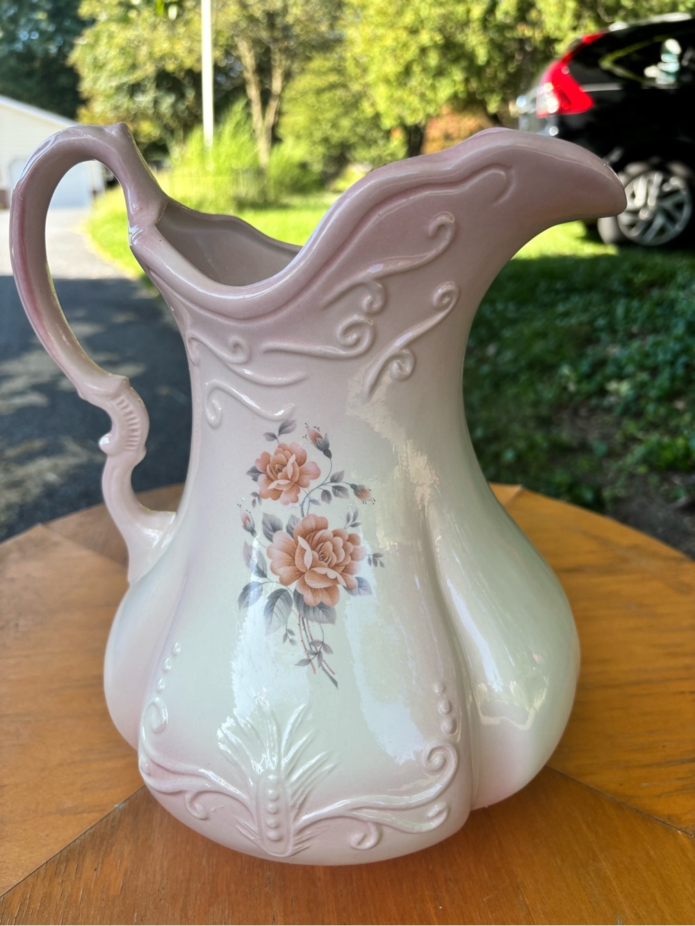 VINTAGE REPRO WATER PITCHER CERAMIC. PINK OMBRÉ!